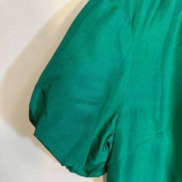 Meghan Los Angeles 100% Silk Emerald Green Front Ruffle Buttons Chains Blouse 0 - Picture 8 of 11